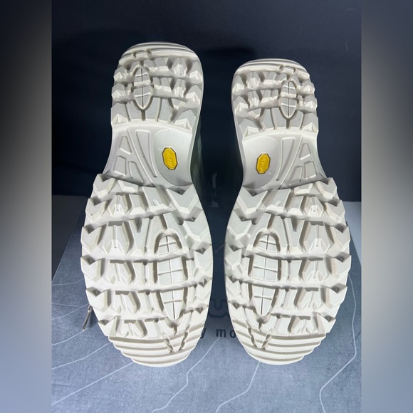 NIB LOWA Women’s Renegade GTX MID Ws Grey/Green Panna Boots - Size: 10 1/2 US - Picture 13 of 15